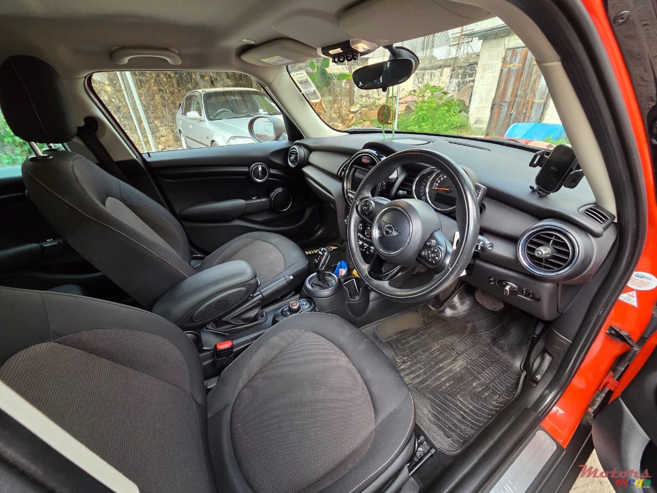 2020' MINI One photo #6