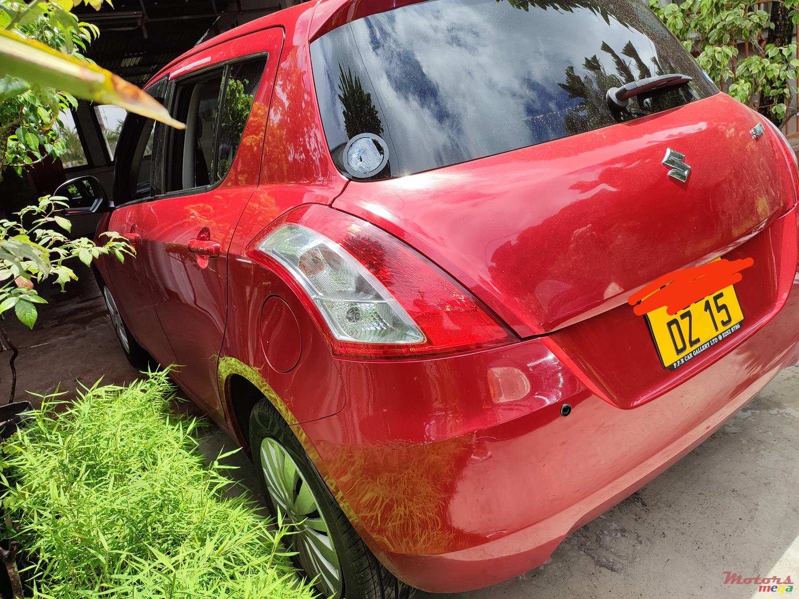 2015' Suzuki Swift photo #3