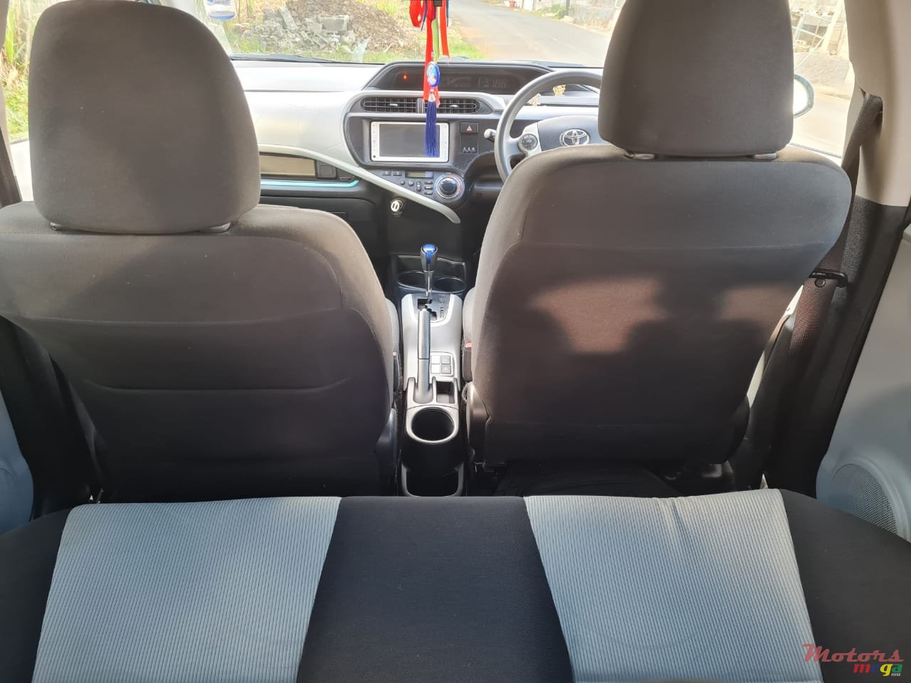 2013' Toyota Aqua photo #4