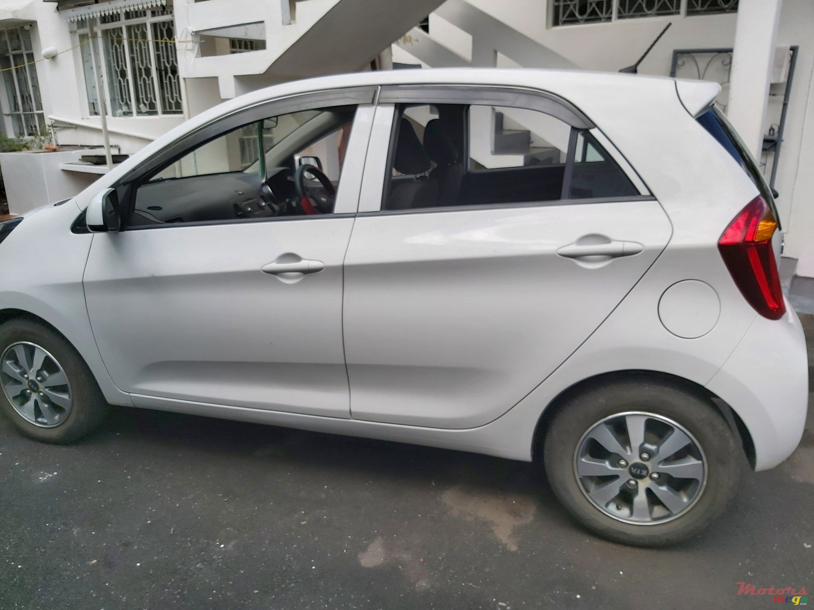 2015' Kia Picanto photo #3