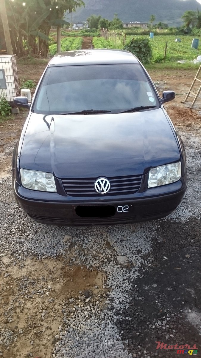 2002' Volkswagen Bora photo #1