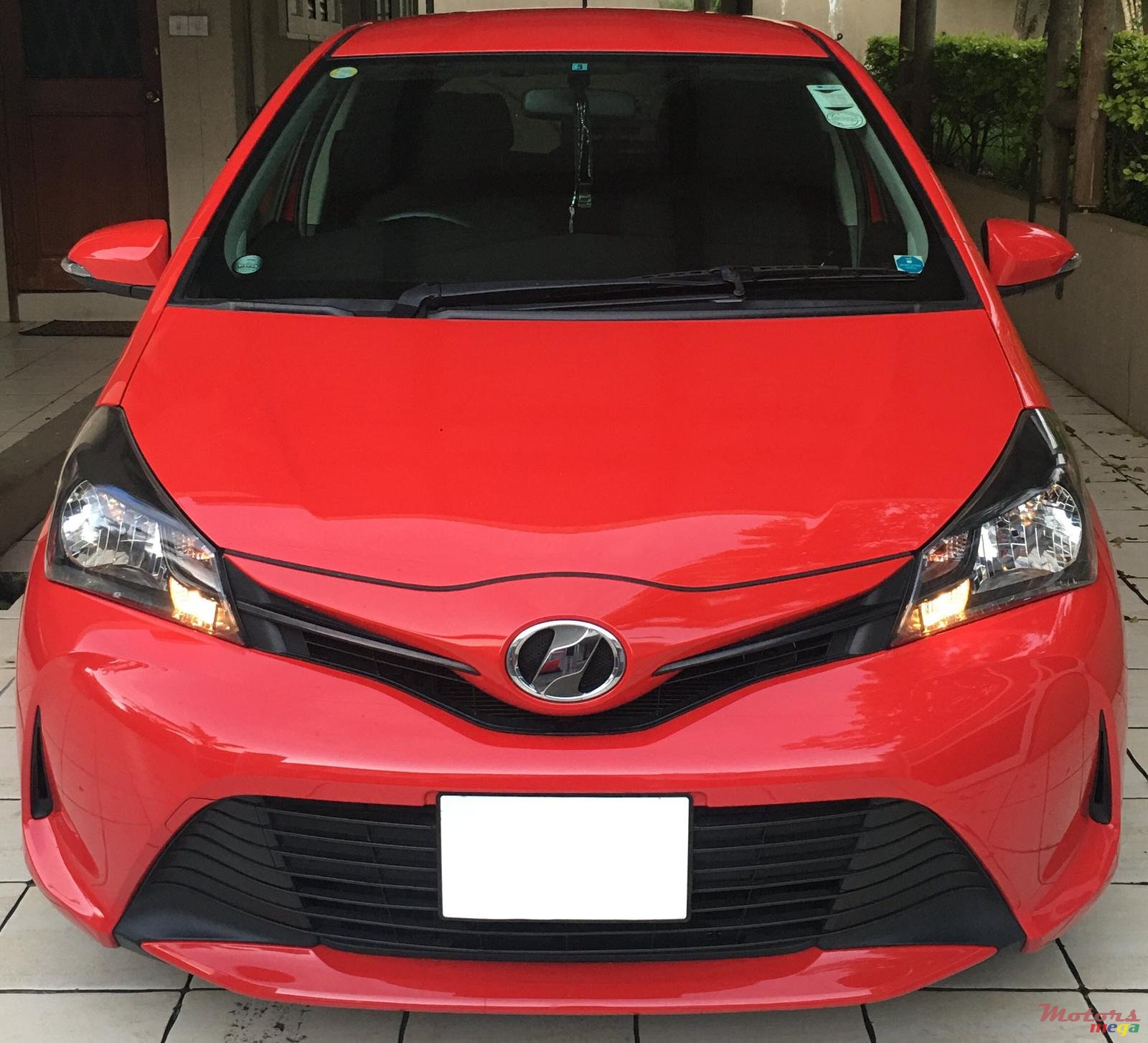 2015' Toyota Vitz photo #1