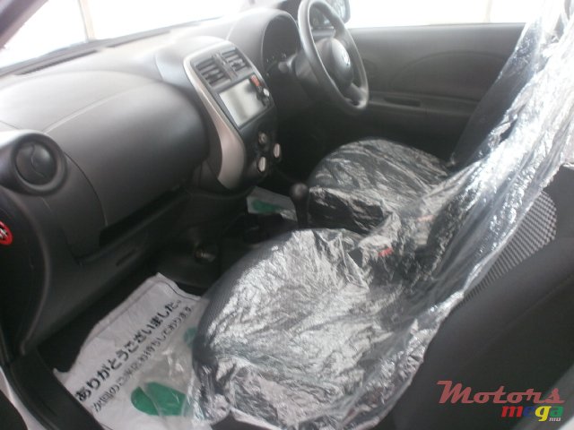 2015' Nissan March photo #5