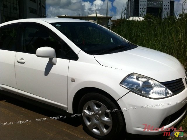 2006' Nissan TIIDA photo #1