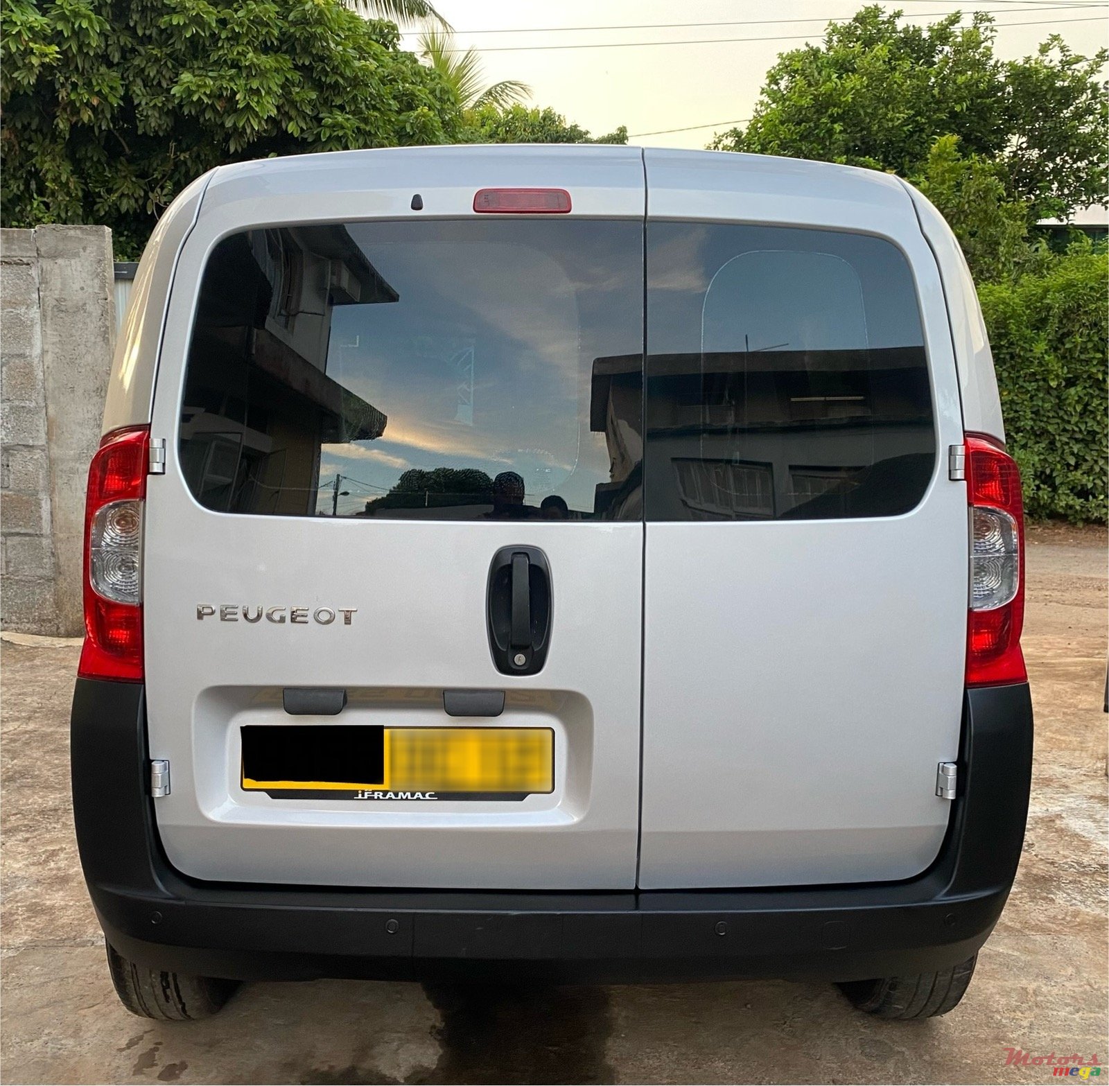 2012' Peugeot Bipper Goods Vehicle photo #3