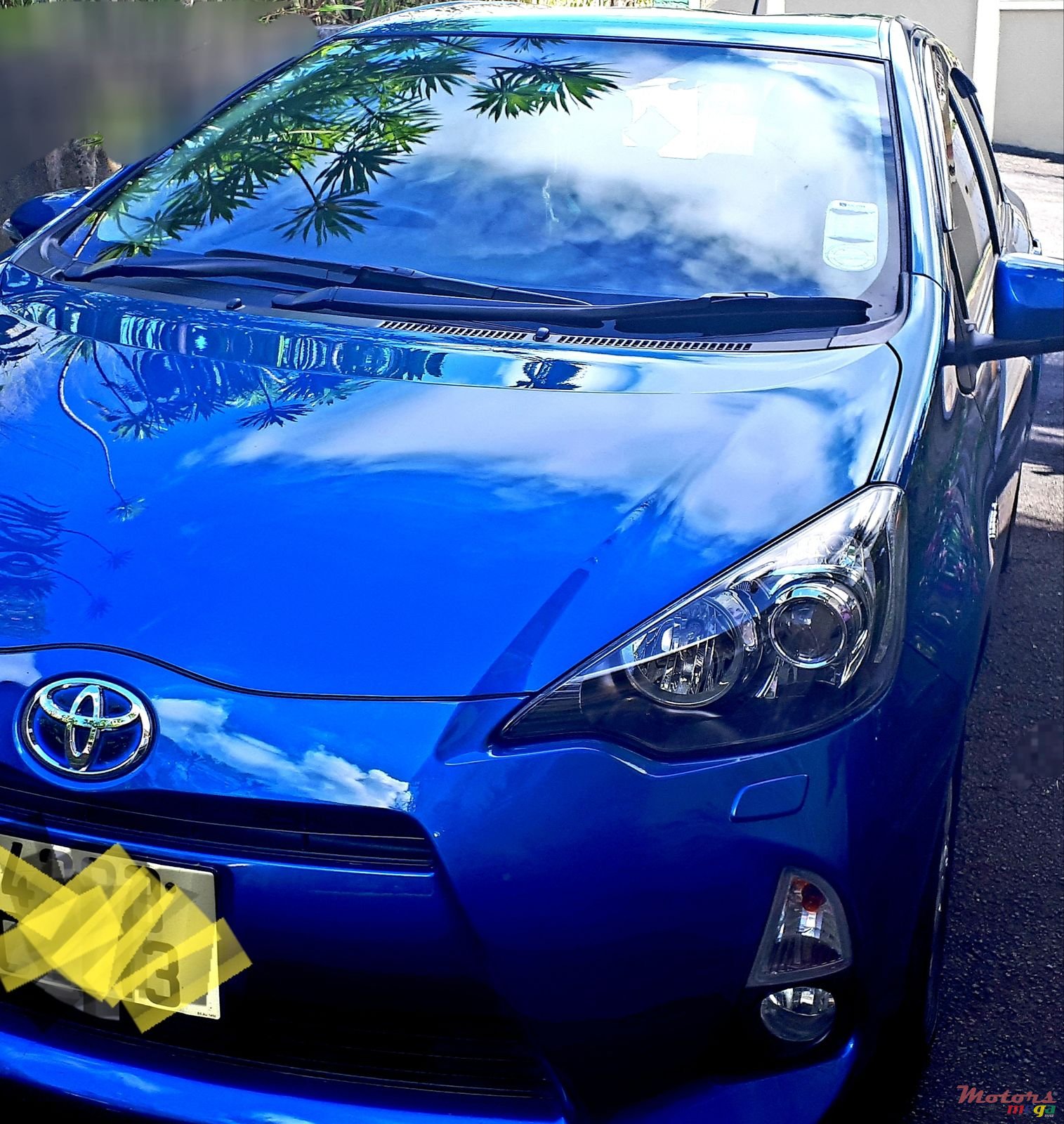 2013' Toyota Aqua G lED edition photo #1