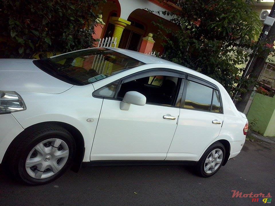 2010' Nissan Tiida dorigine photo #5