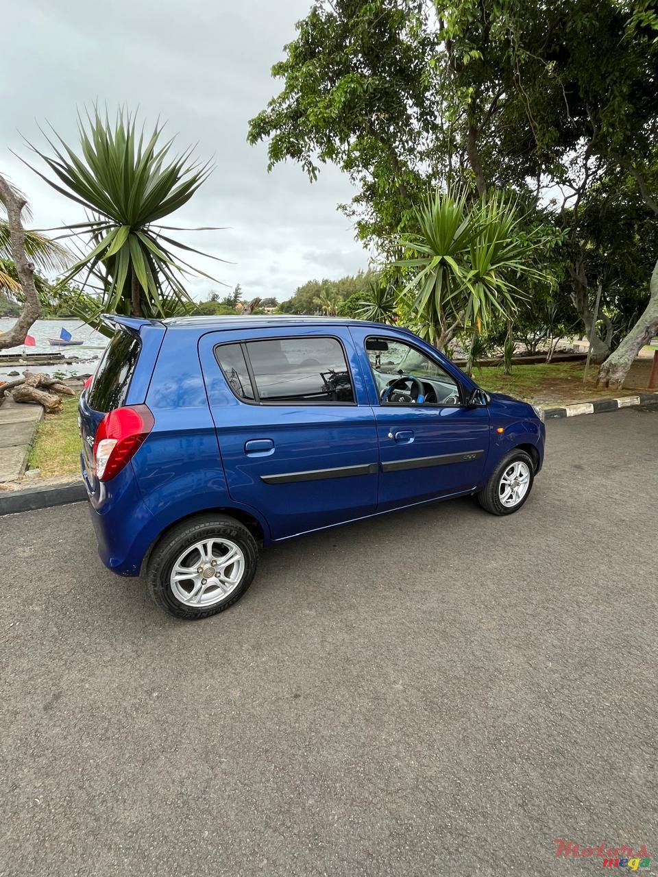 2015' Suzuki Alto photo #3