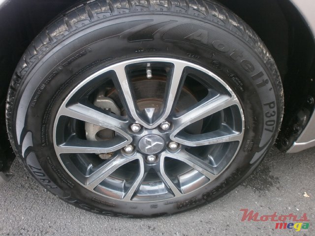 2016' Mitsubishi Lancer EX photo #3