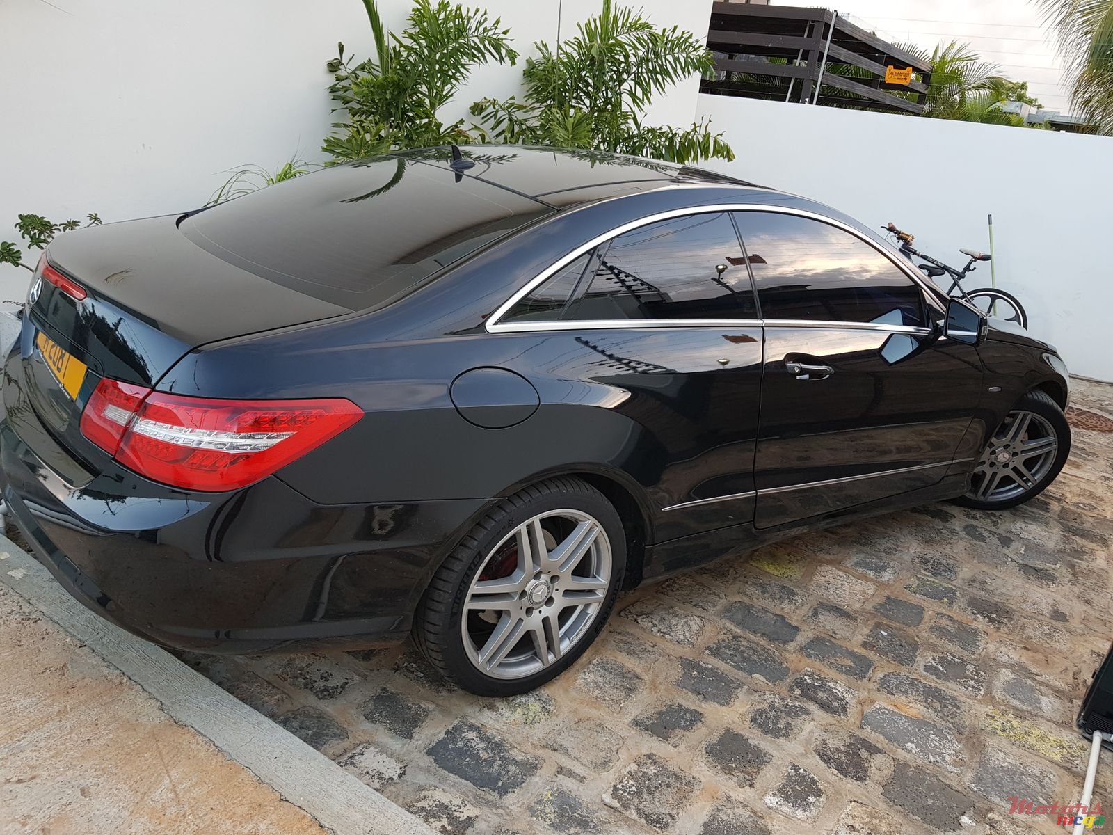 2011' Mercedes-Benz 250 photo #1