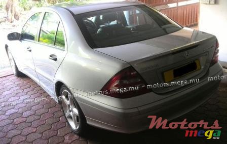 2004' Mercedes-Benz C200 Kompressor photo #5