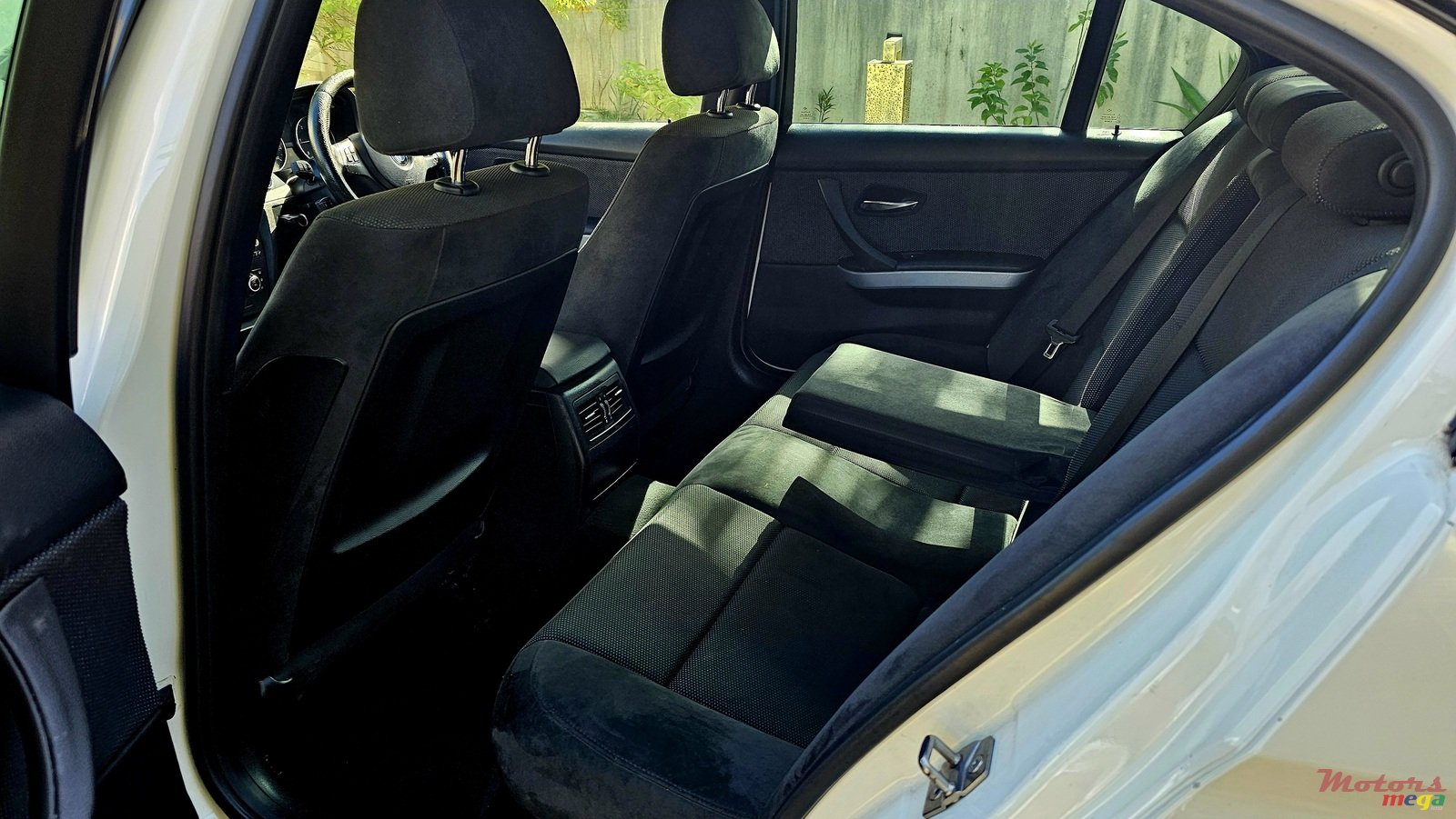 2010' BMW 318 BMW 318D photo #6