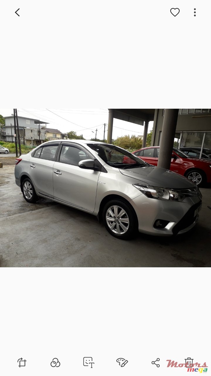 2015' Toyota Yaris photo #4