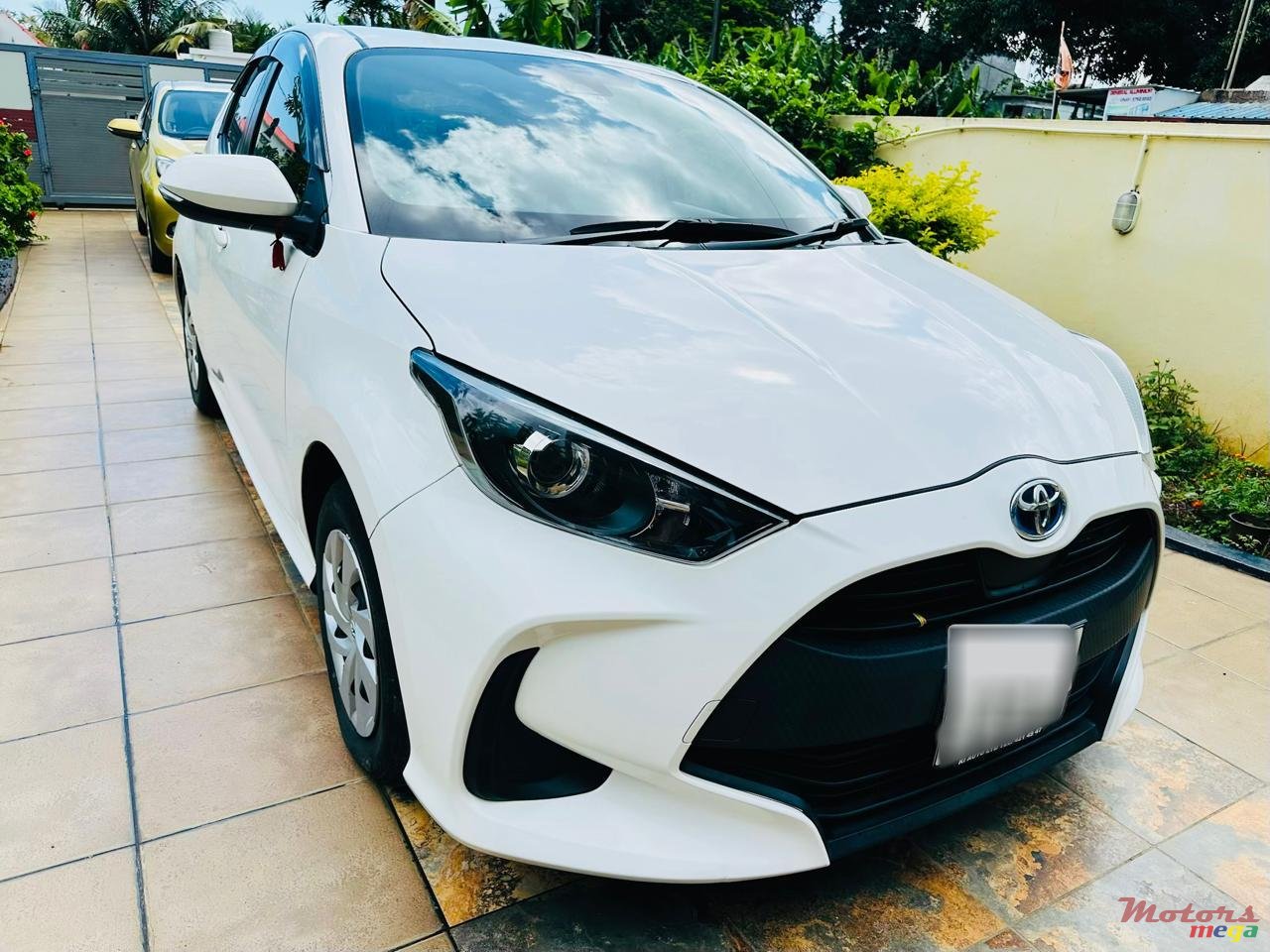2021' Toyota Yaris photo #2