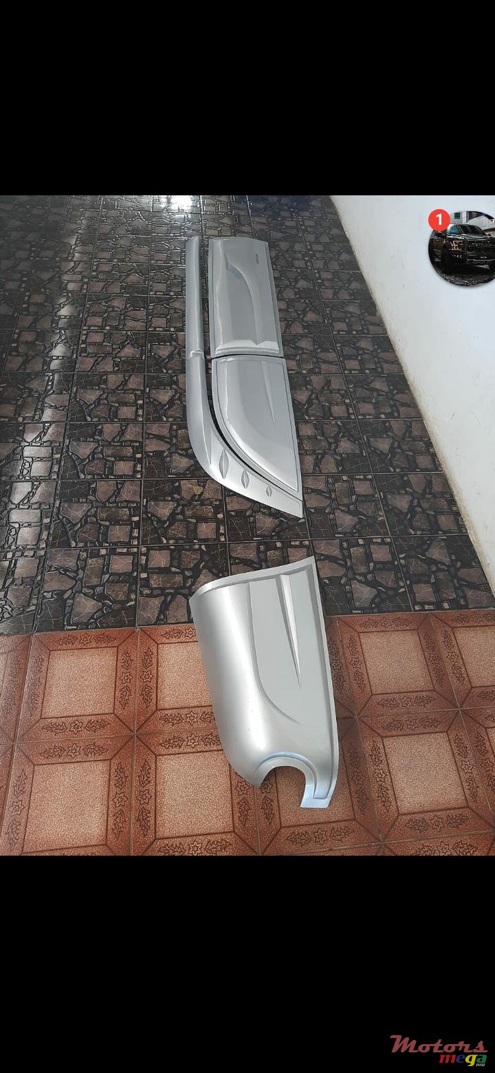 2010' Mitsubishi Body claddings photo #1