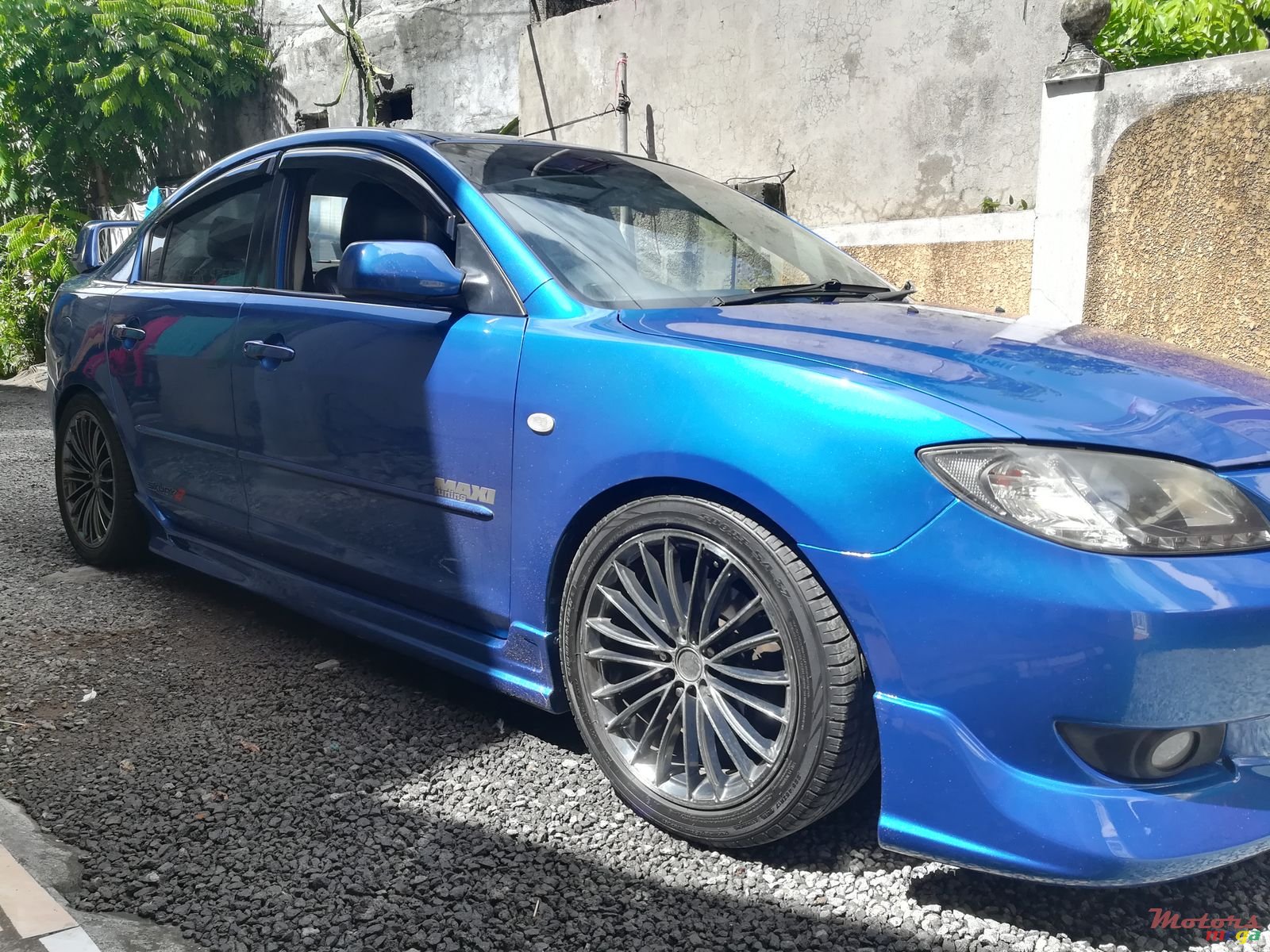 2004' Mazda 3 photo #2