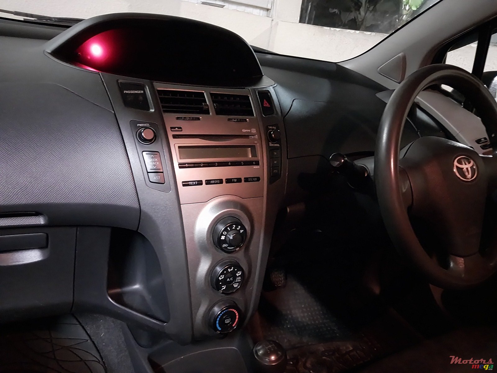 2010' Toyota Vitz Yaris local. Vitz model photo #7