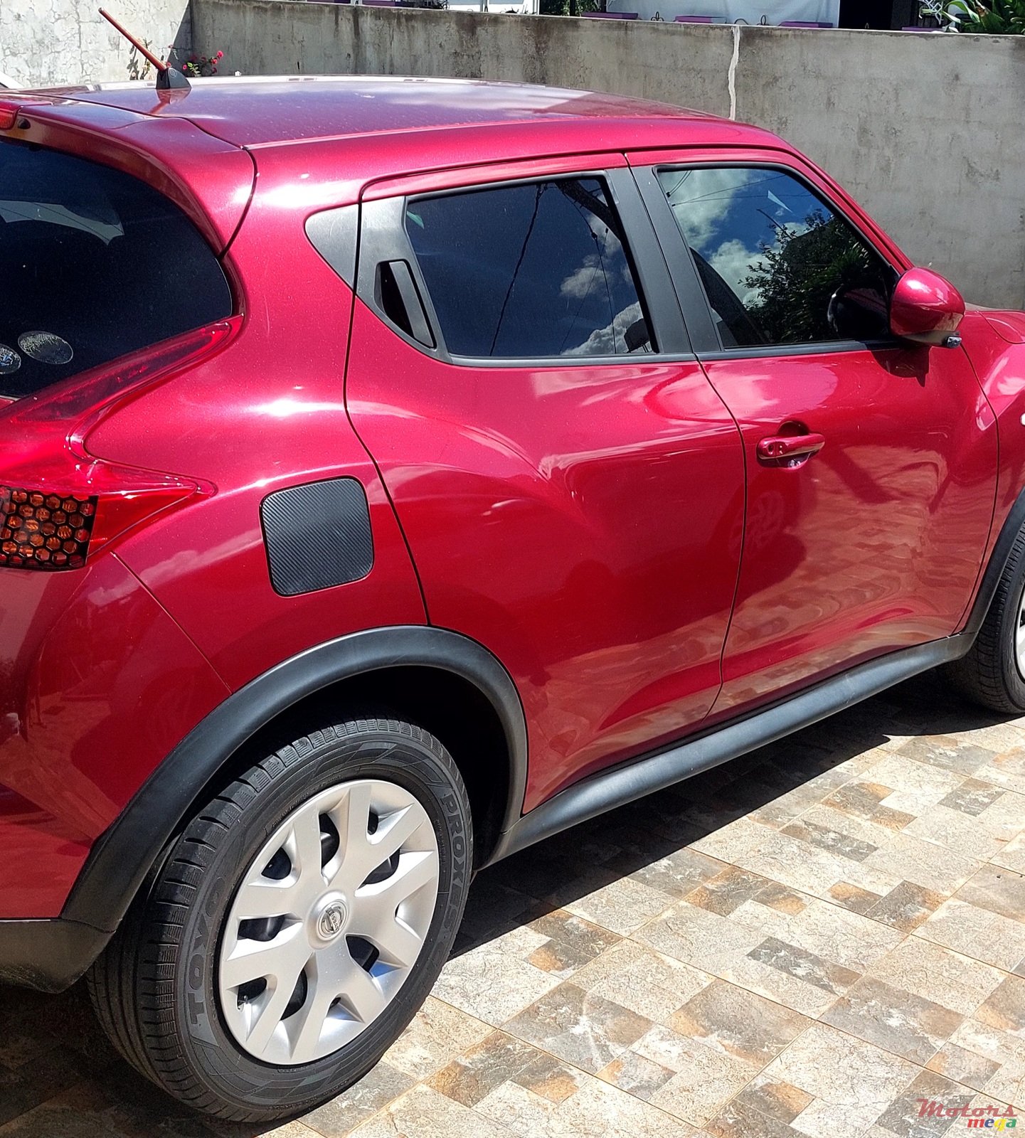 2012' Nissan Juke photo #2