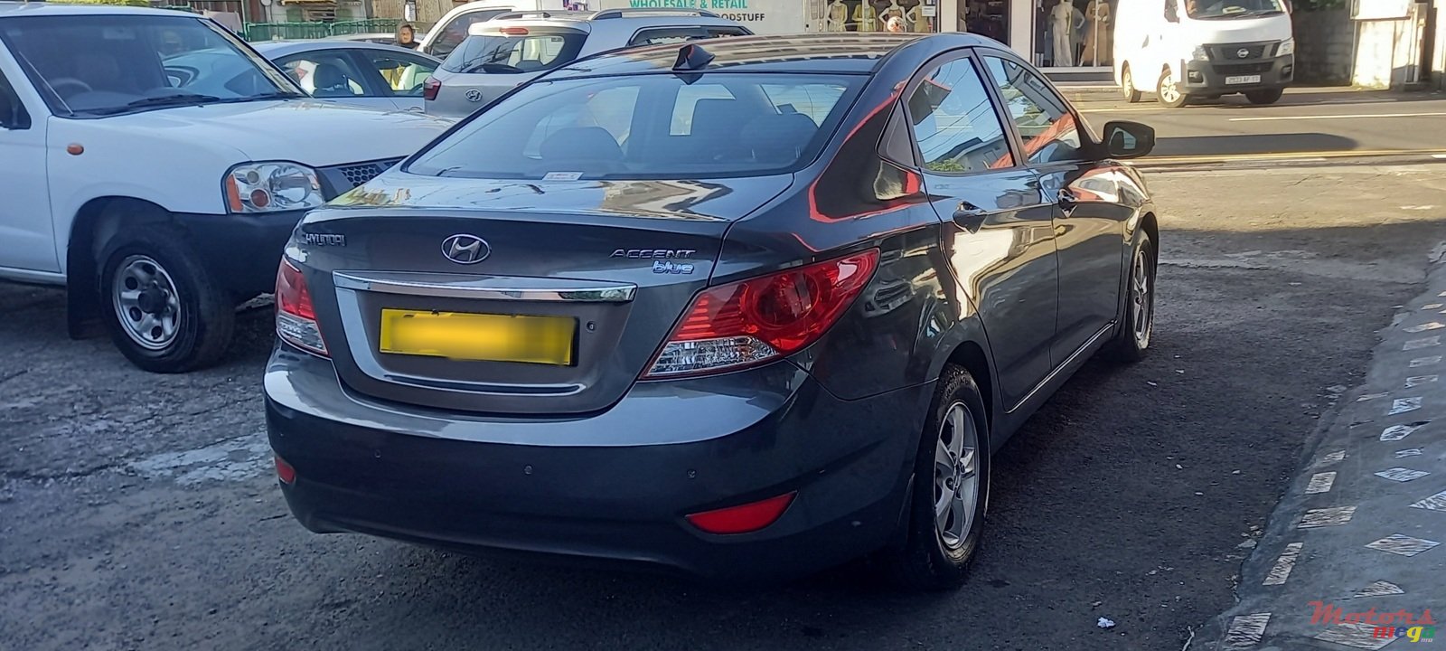 2013' Hyundai Accent photo #3