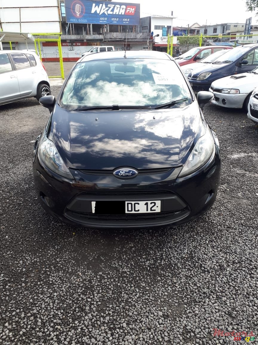2012' Ford Fiesta photo #3