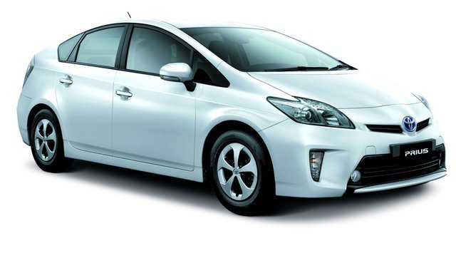 Toyota To Launch 15 New Or Refreshed Hybrids Globally by 2016