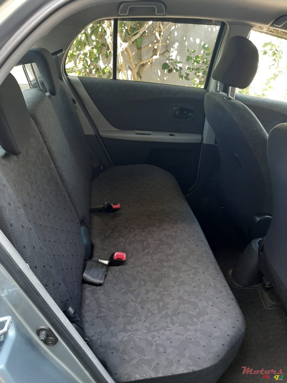 2010' Toyota Vitz photo #1