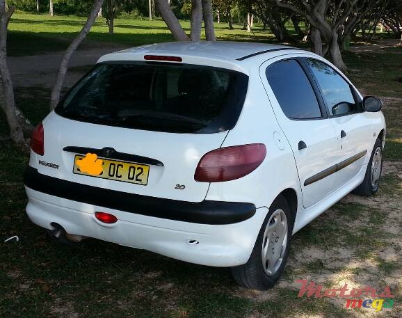 2002' Peugeot 206 XR photo #2