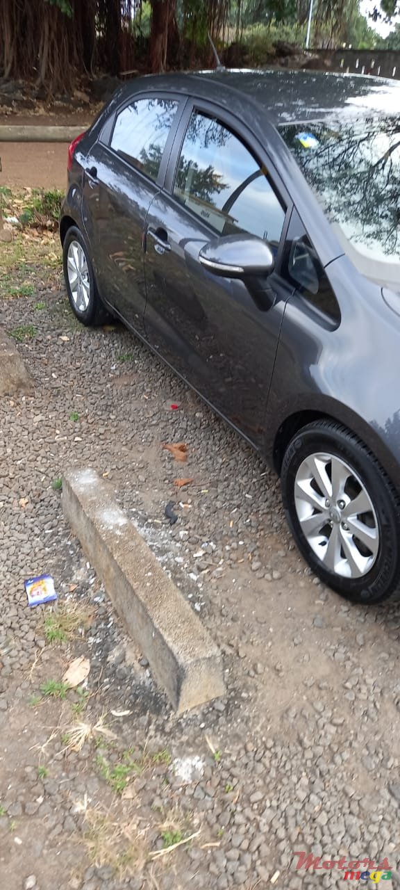 2013' Kia Rio photo #5