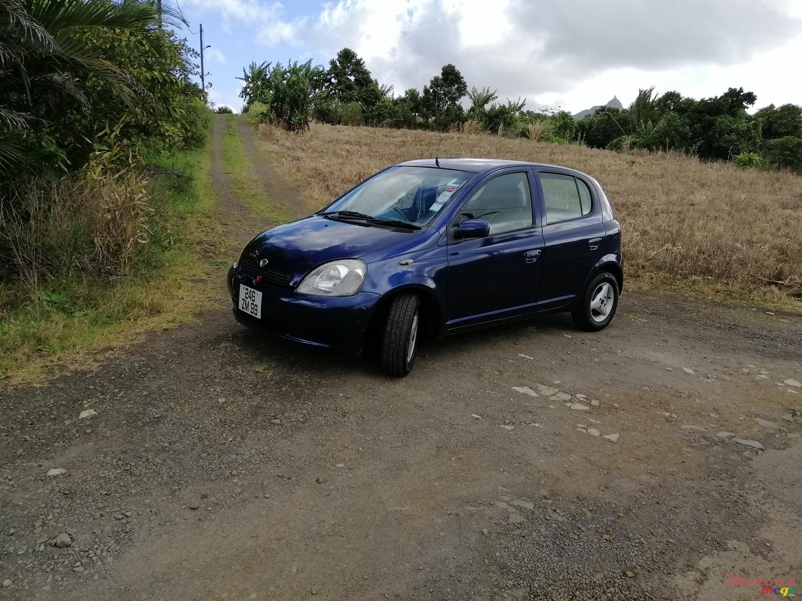 1999' Toyota Vitz photo #4