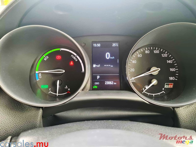 2019' Toyota C-HR GR Sport 1.8 Hybrid photo #7