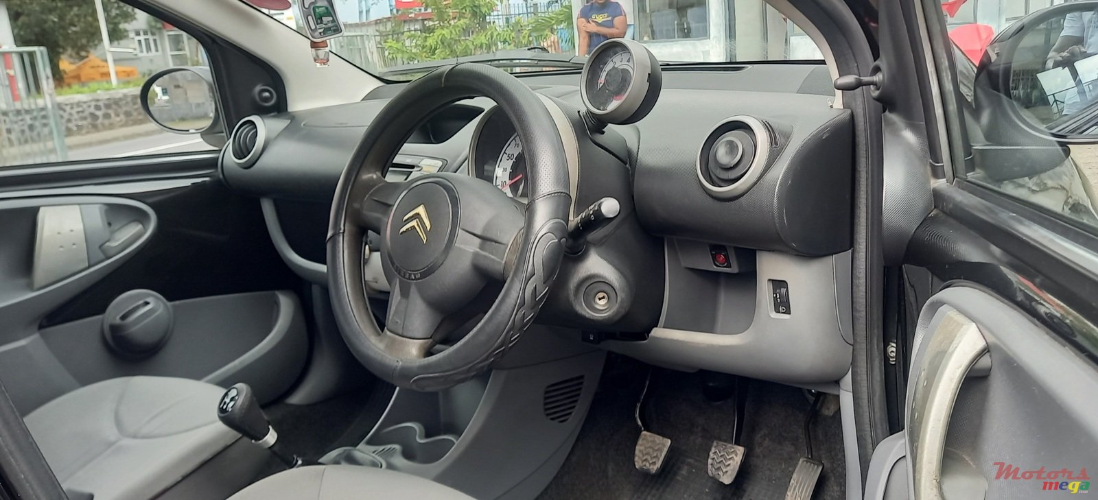 2012' Citroen C1 photo #5