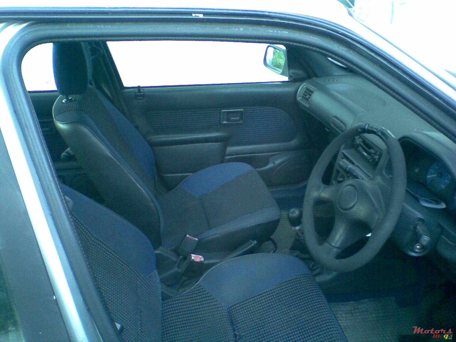 2001' Peugeot 106 photo #3