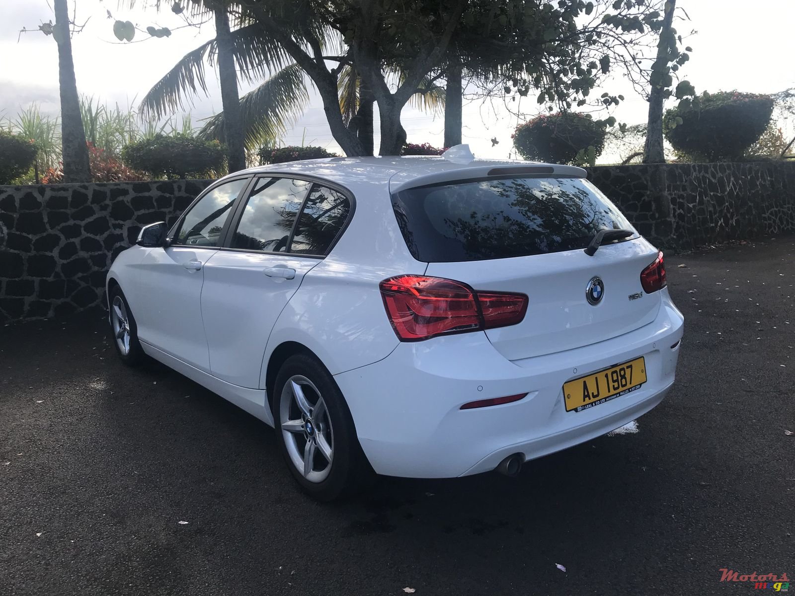 2016' BMW 1 Series 116d photo #2