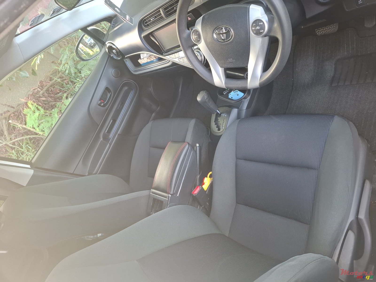 2015' Toyota Aqua Full option photo #4