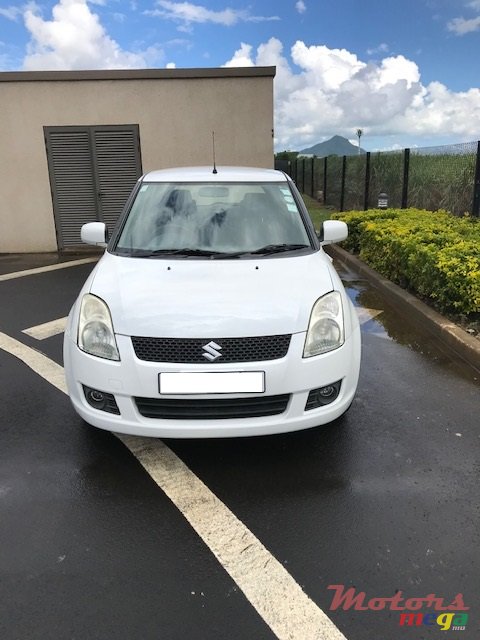 2009' Suzuki Swift photo #2