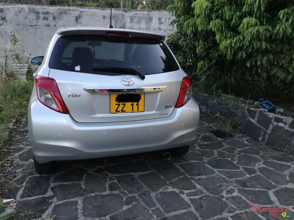 2011' Toyota photo #2