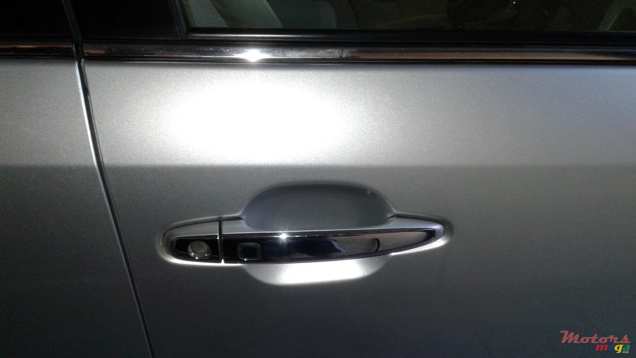 2012' Toyota photo #3