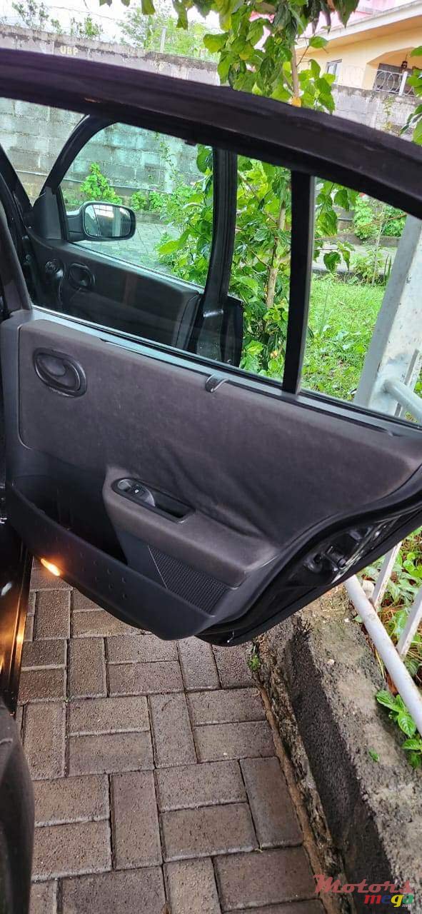 2005' Renault Megane photo #7