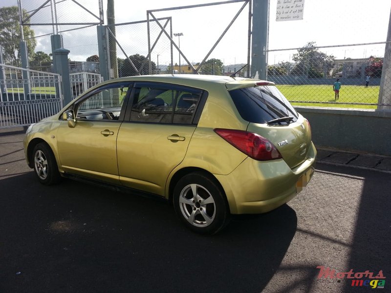 2006' Nissan Tiida photo #1