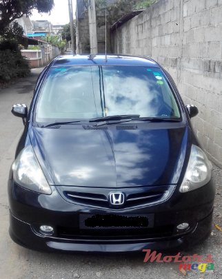 2004' Honda Jazz photo #2