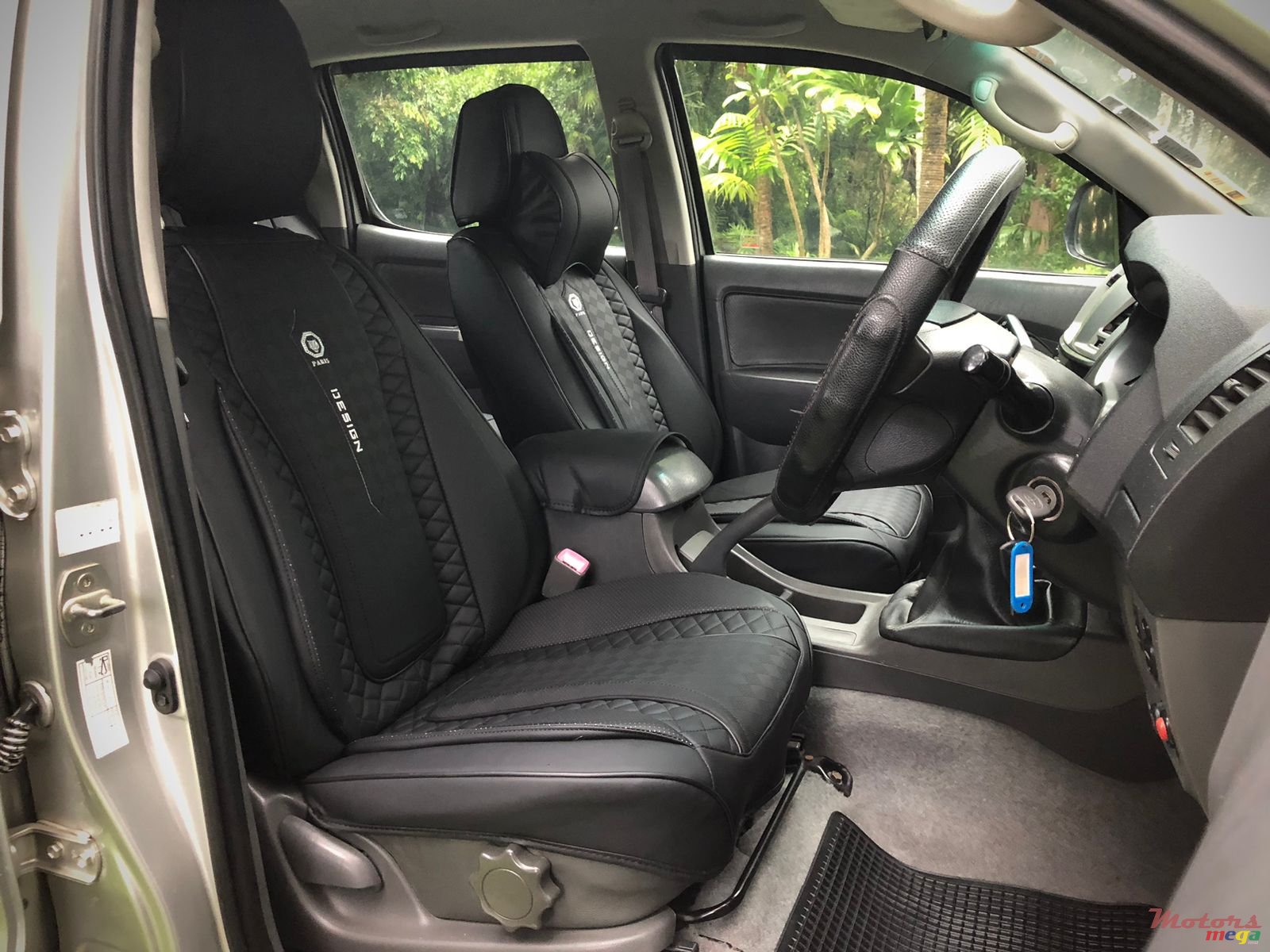 2011' Toyota Hilux 3.0 photo #4