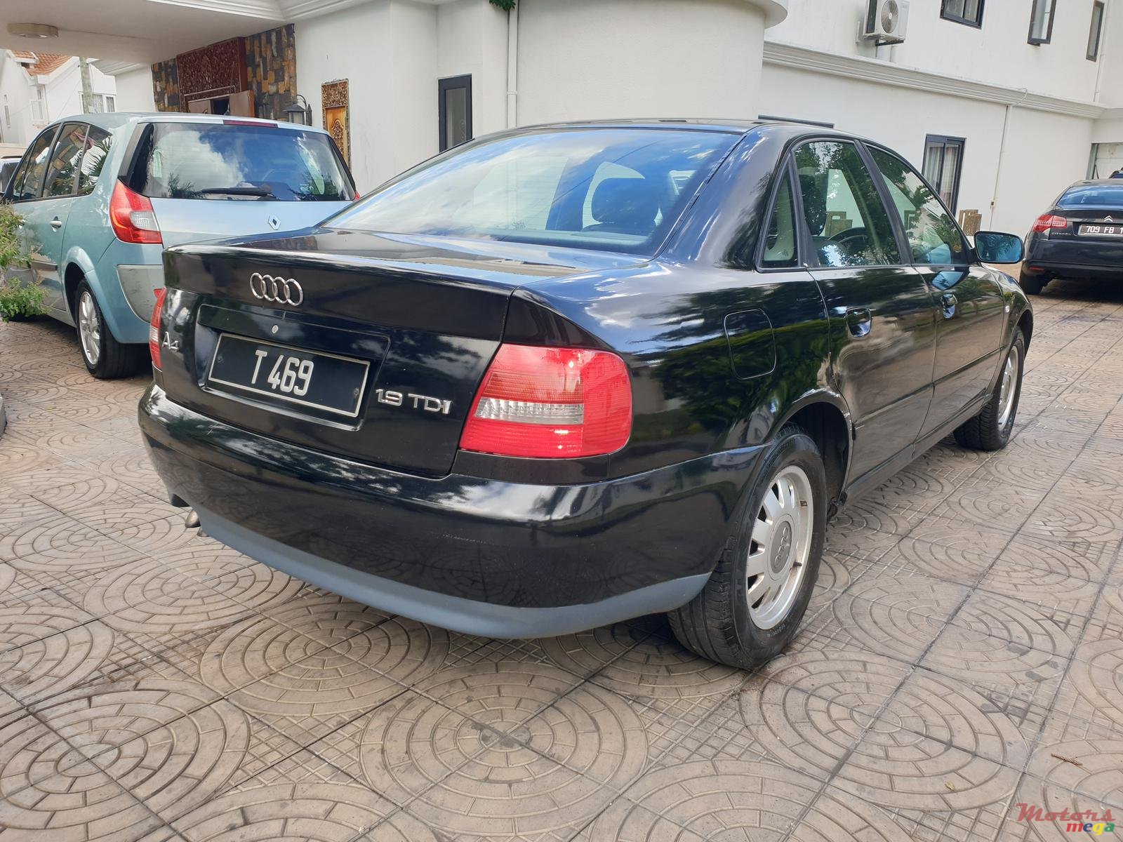 2001' Audi A4 photo #2