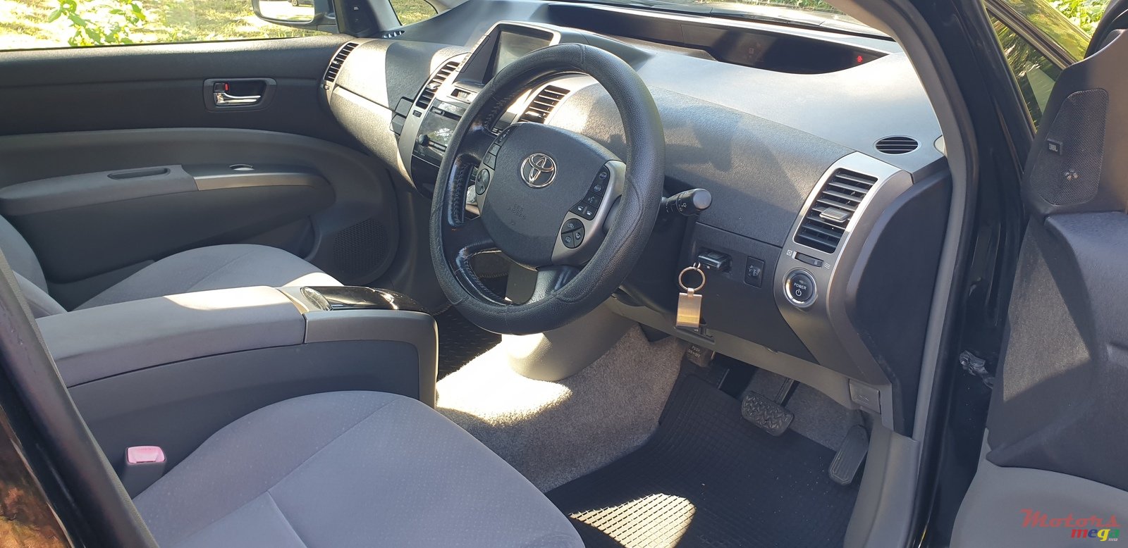 2009' Toyota Prius photo #6