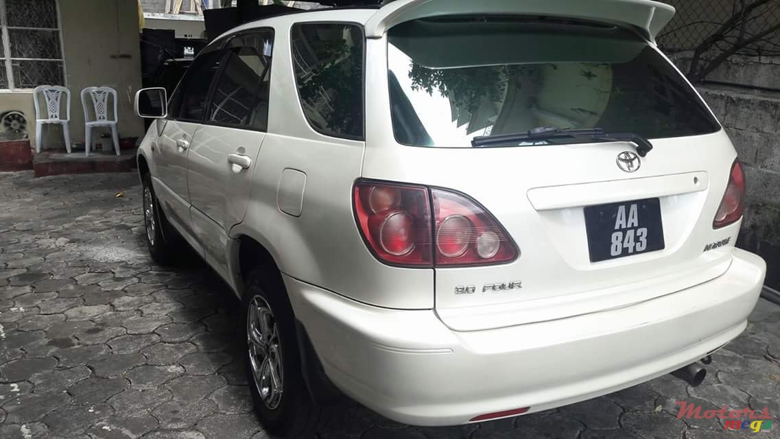 1998' Toyota Harrier photo #4