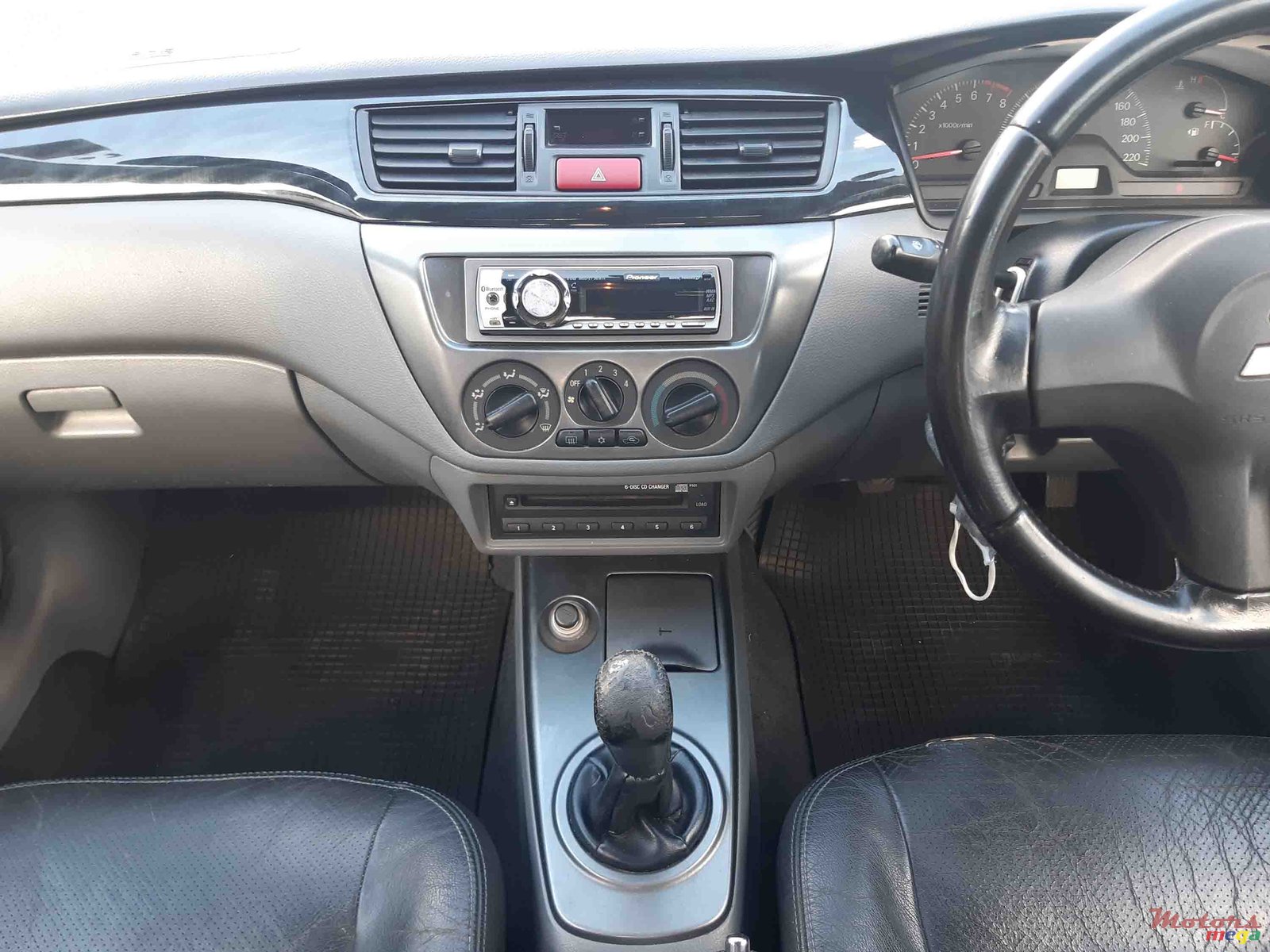 2006' Mitsubishi Lancer photo #5