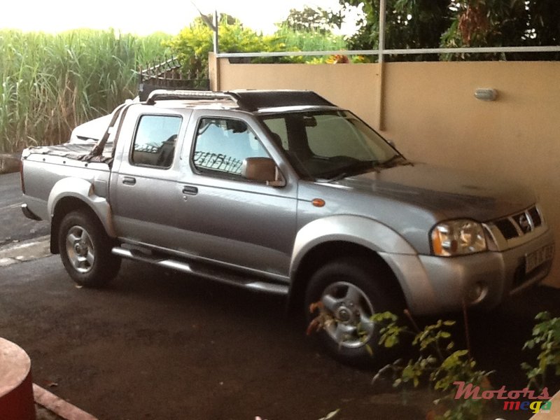 2003' Nissan Hardbody photo #1