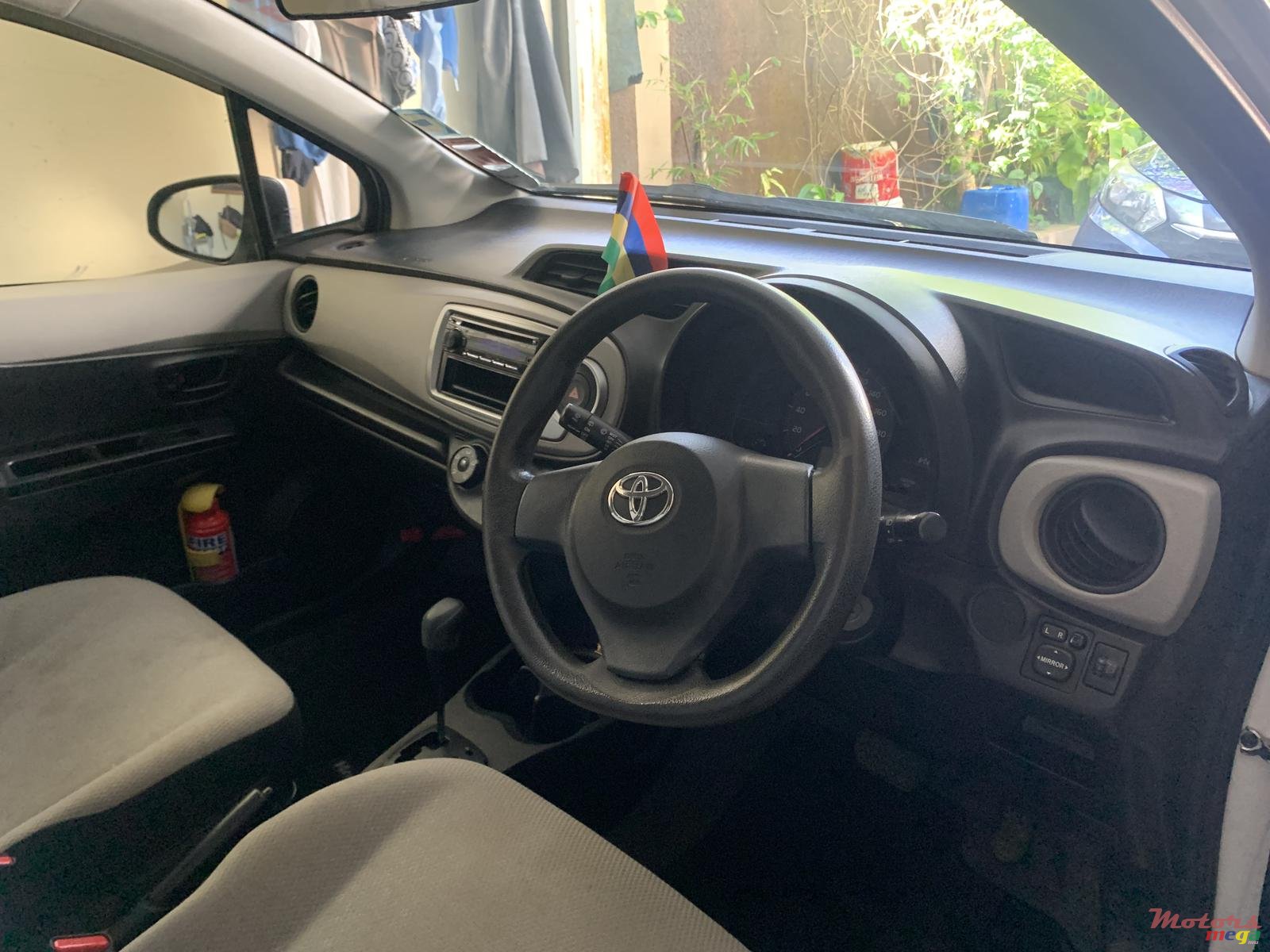 2012' Toyota Vitz photo #3