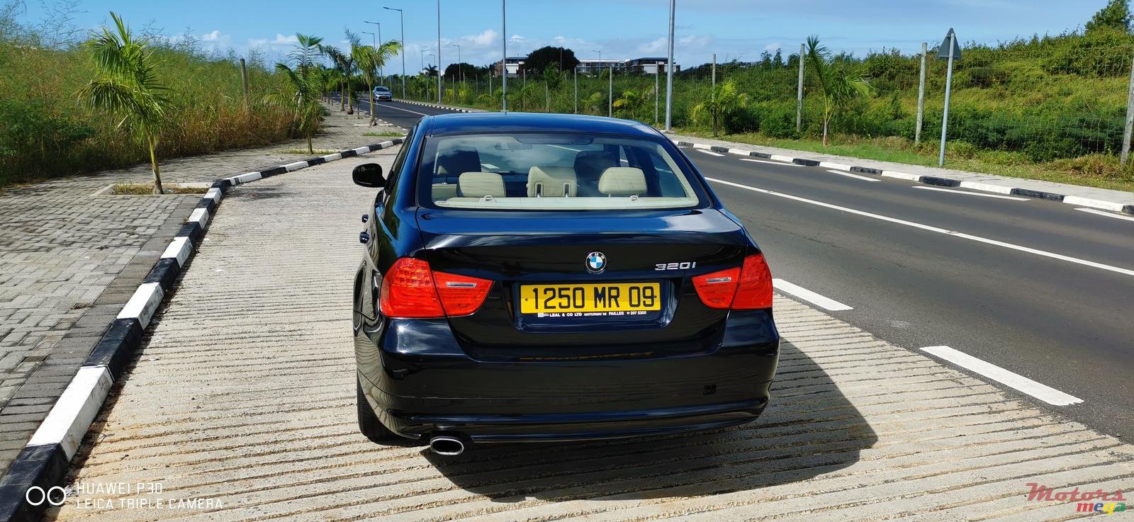 2009' BMW 320 photo #6