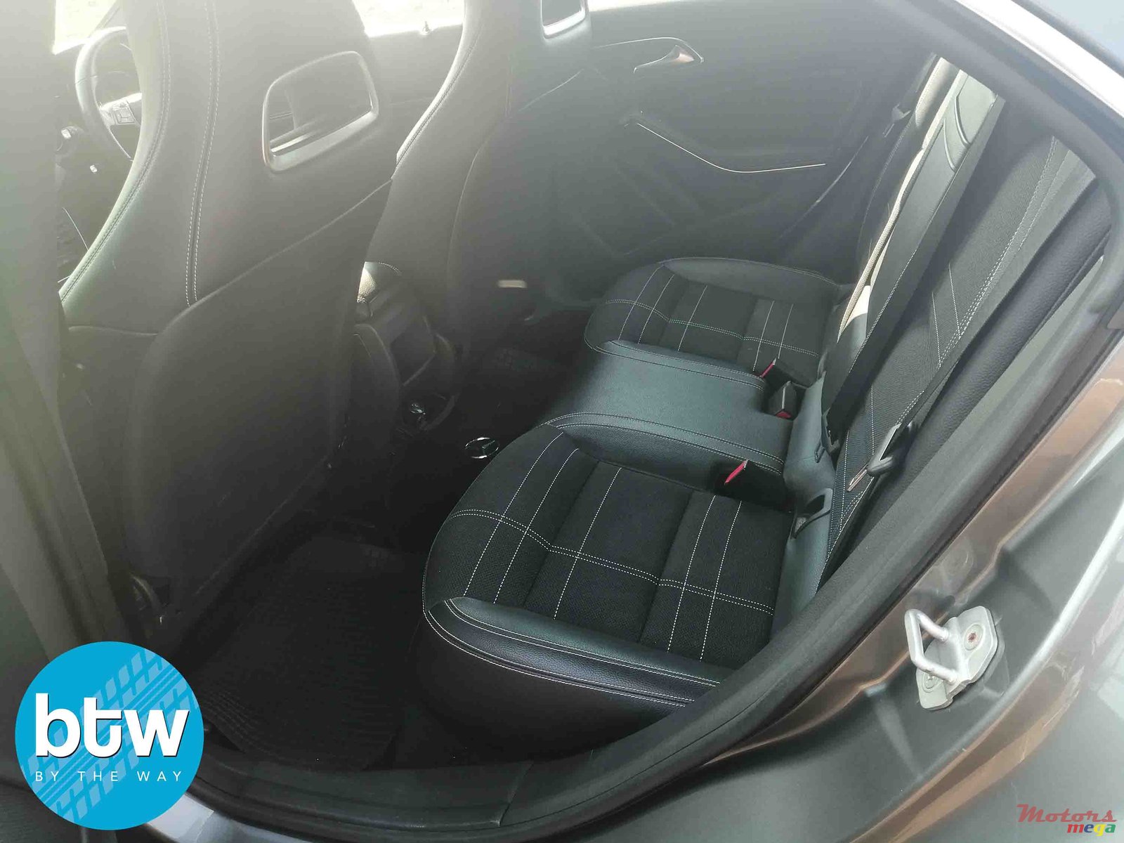 2014' Mercedes-Benz CLA 180 photo #4