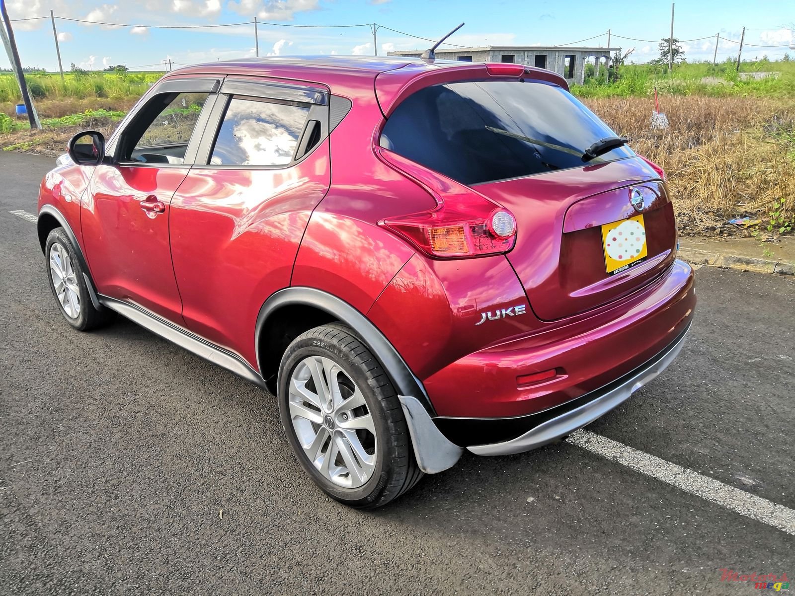 2012' Nissan Juke photo #2